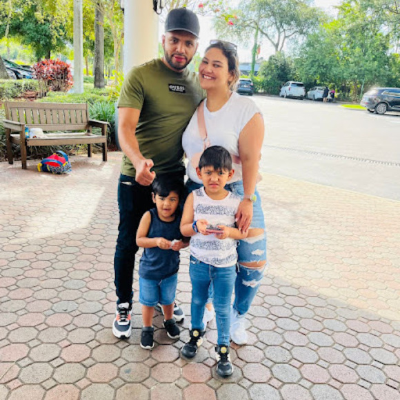 Meet your Posher, Julio - Picture 1 of 1